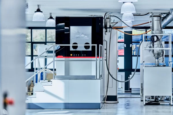 Large-scale 3D printing facility